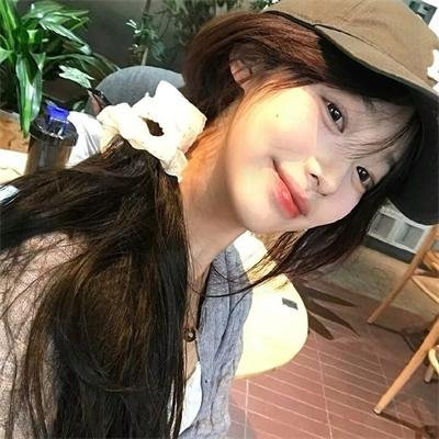腰间持枪